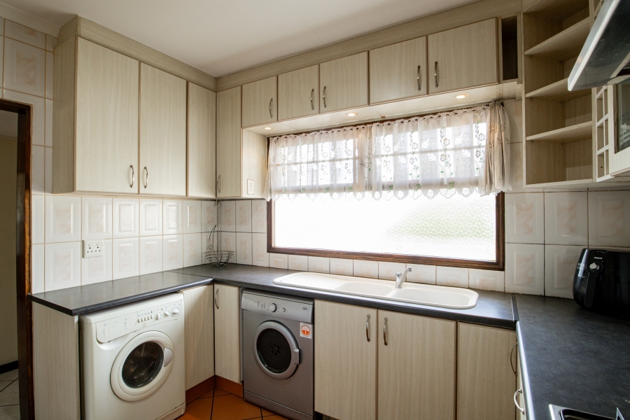 To Let 2 Bedroom Property for Rent in Claremont Western Cape